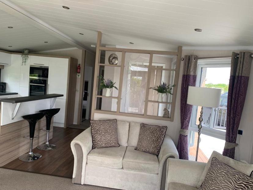 Muscovy Lodge With Hot Tub At Tattershall Lakes Country Park 外观 照片